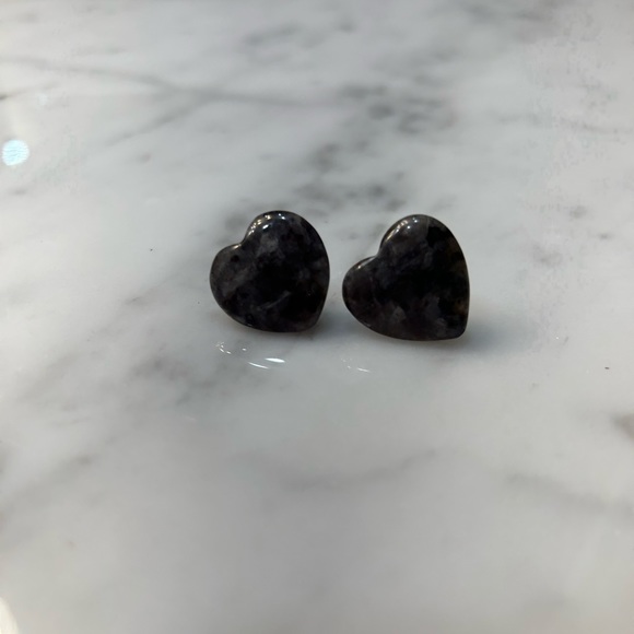NEW Gray Larvikite Heart Earrings - Picture 3 of 3
